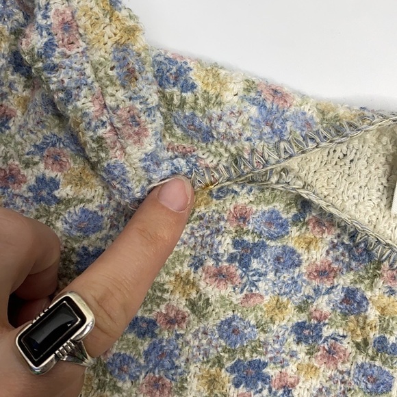 Vintage Knitmania Floral Short Sleeve Crop Top - Picture 6 of 7